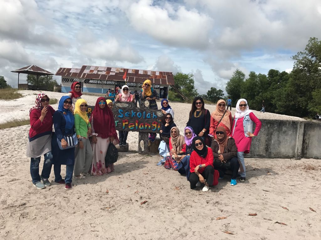 Kumpulan Ibu-Ibu from Labschool Goes to Belitung 31 Maret 2017 - 02 April 2017