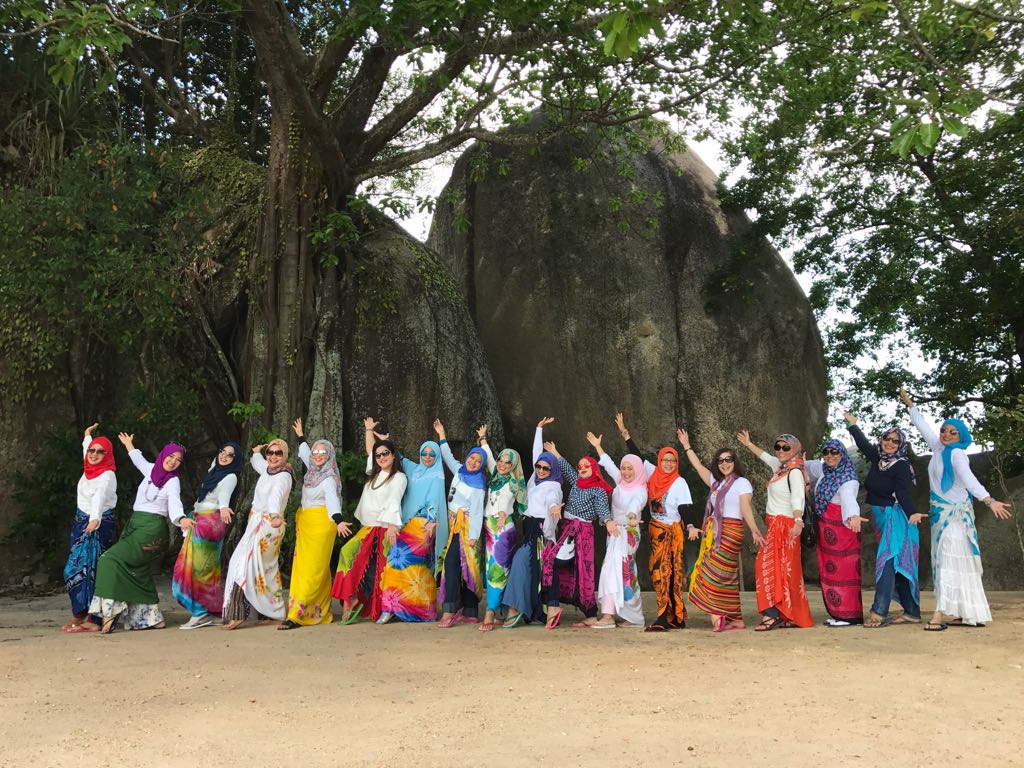 Kumpulan Ibu-Ibu from Labschool Goes to Belitung 31 Maret 2017 - 02 April 2017