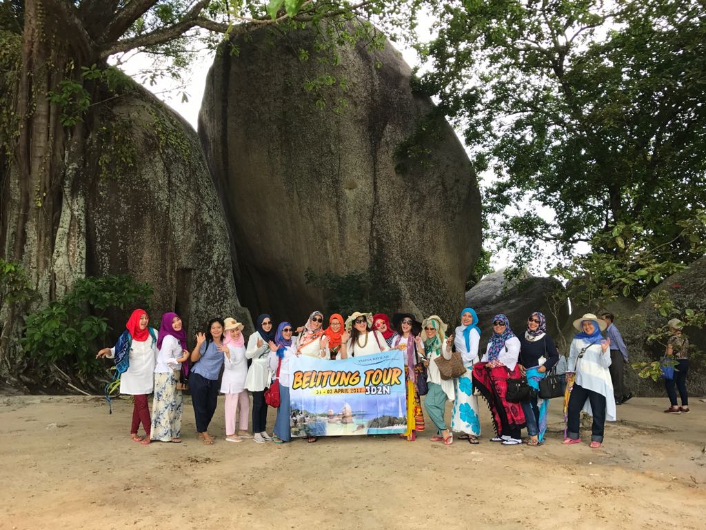Kumpulan Ibu-Ibu from Labschool Goes to Belitung 31 Maret 2017 - 02 April 2017